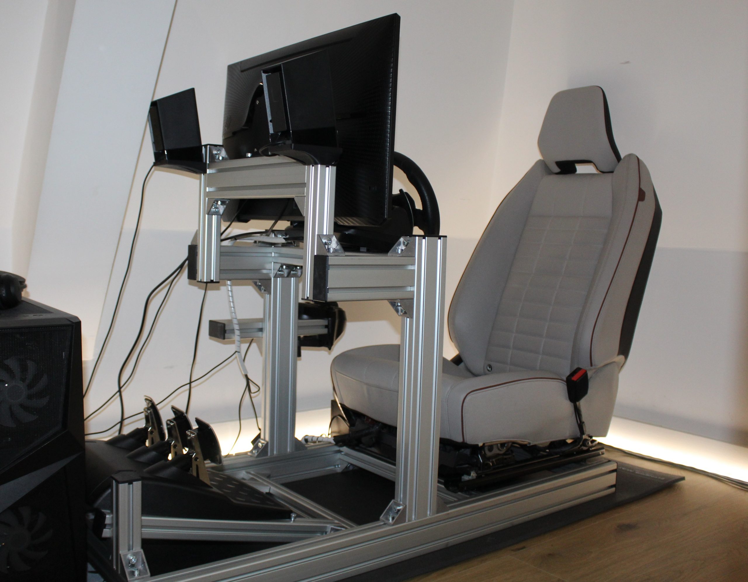 Chassis simracing — vue principale